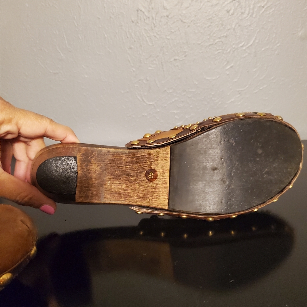 Clogs